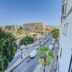 https://banus-deluxe-suites.es-andalucia.com