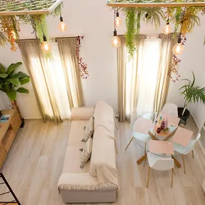 https://agua-viva-deluxe.es-andalucia.com